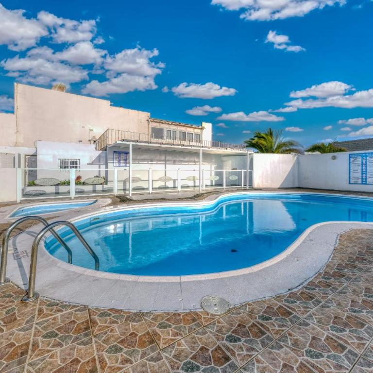 Casa Picon en Puerto del Carmen, con terraza, vistas al mar, piscina y junto a la playa - Apartment mit 2 Schlafzimmern - 3