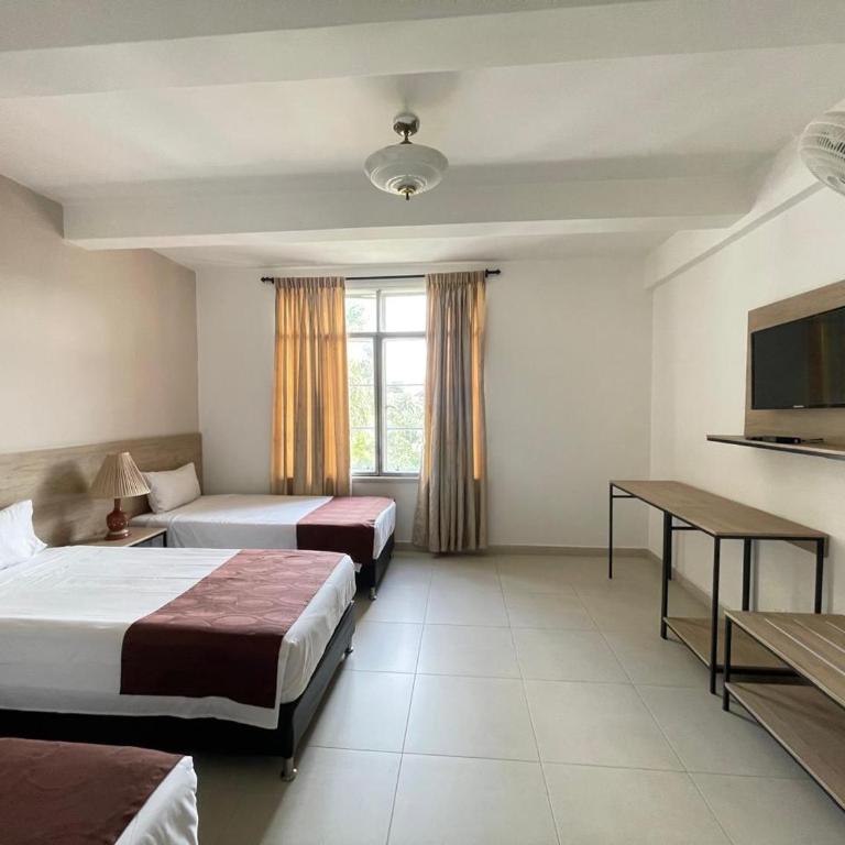 Hotel Nutibara - Family Room - 5