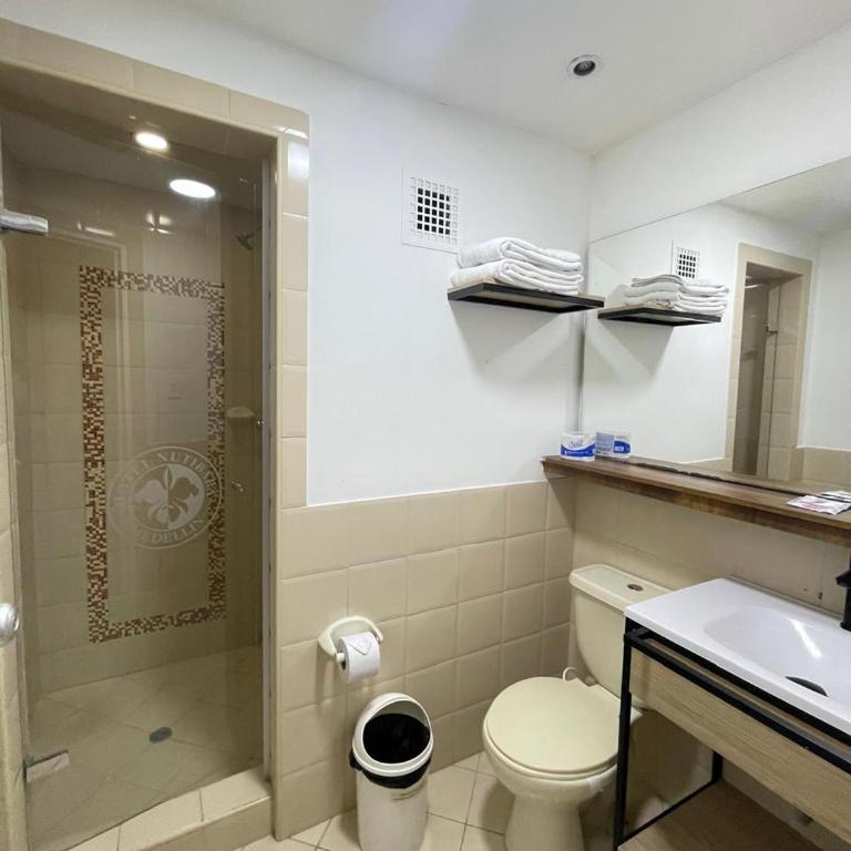 Hotel Nutibara - Family Room - 4