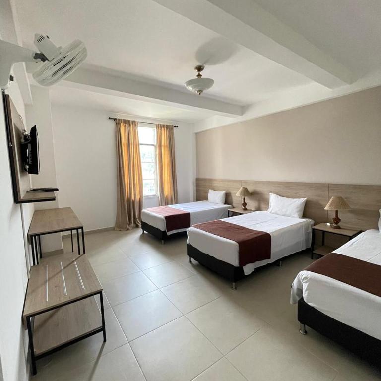 Hotel Nutibara - Family Room - 1