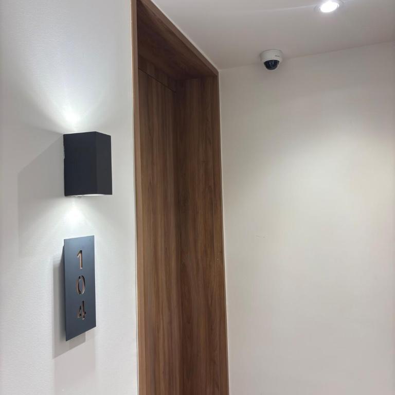  - Room #1713977401 - 2