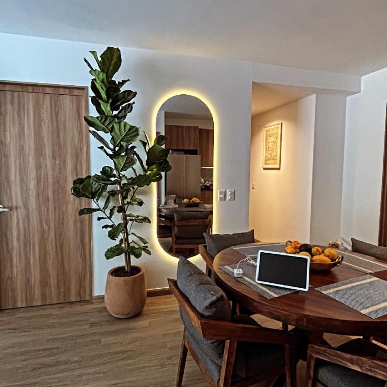  - Room #1713977401 - 3