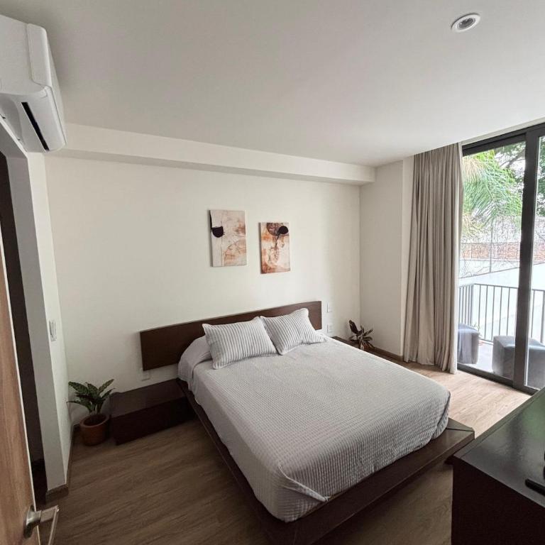  - Room #1713977401 - 7