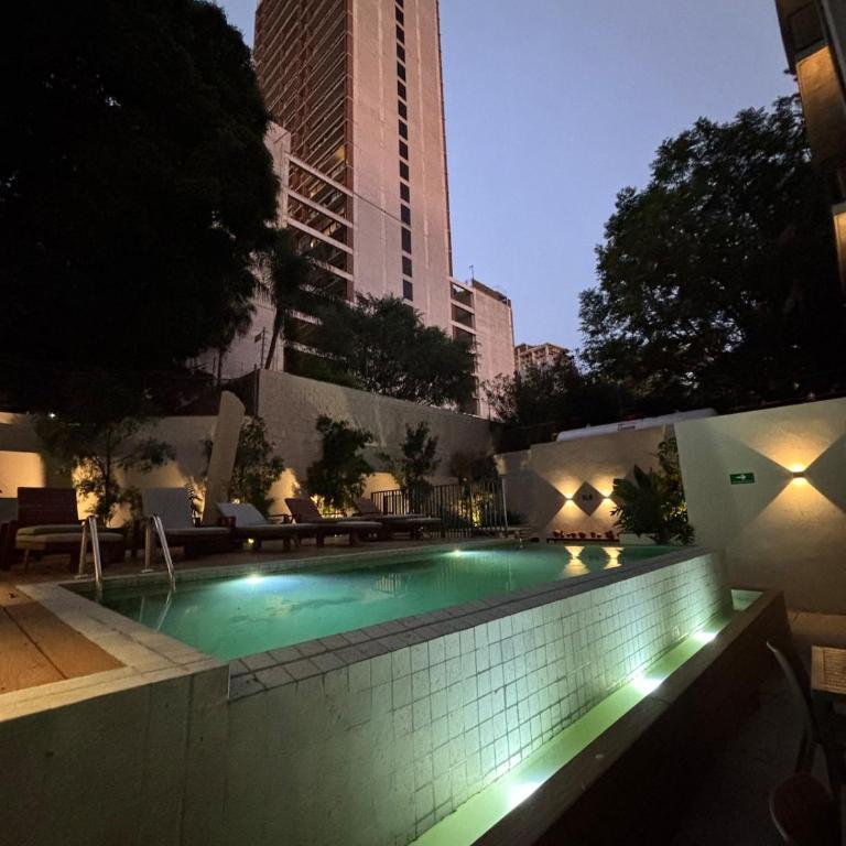  - Room #1713977401 - 9