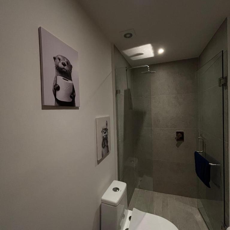  - Room #1713977401 - 24
