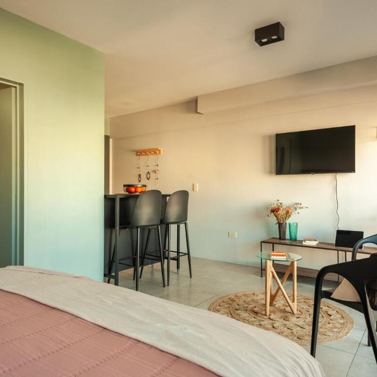  - Room #1713979801 - 19