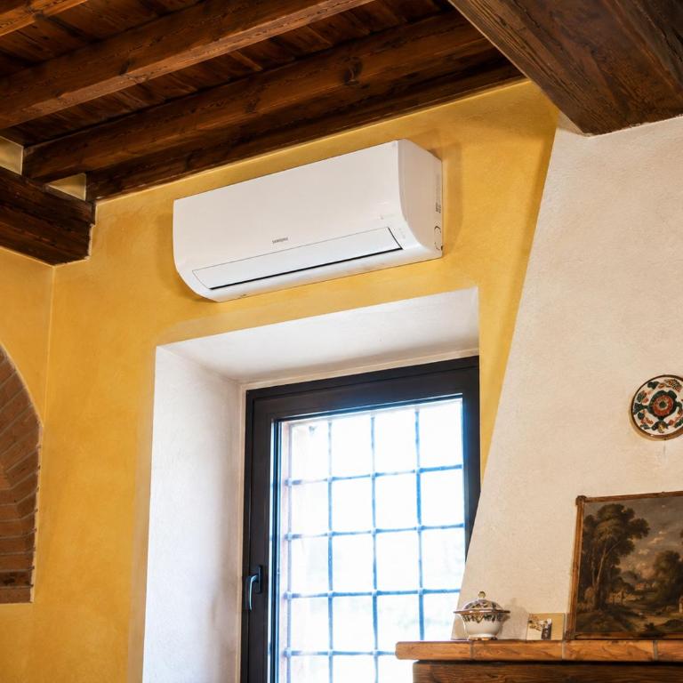 Real Rustic Tuscany Style In Center - One-Bedroom Apartment - 55