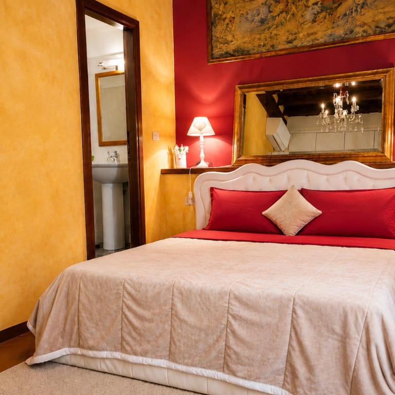 Real Rustic Tuscany Style In Center - One-Bedroom Apartment - 74