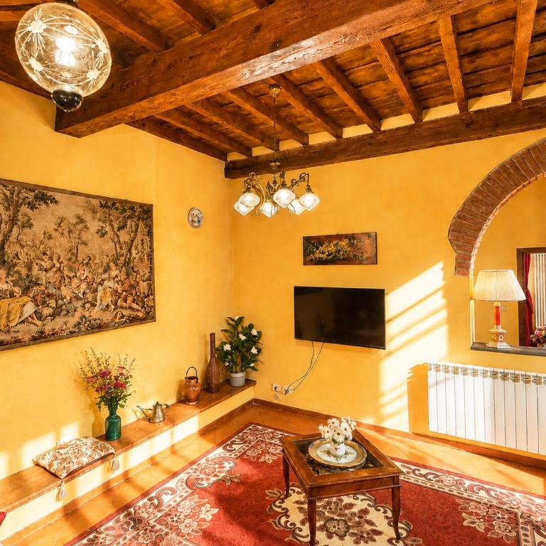 Real Rustic Tuscany Style In Center - One-Bedroom Apartment - 64