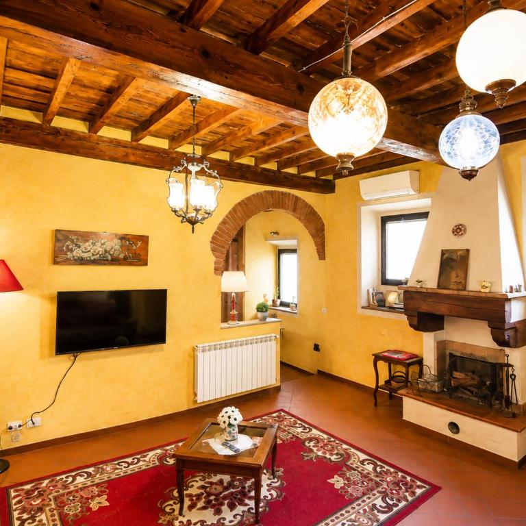 Real Rustic Tuscany Style In Center - One-Bedroom Apartment - 68