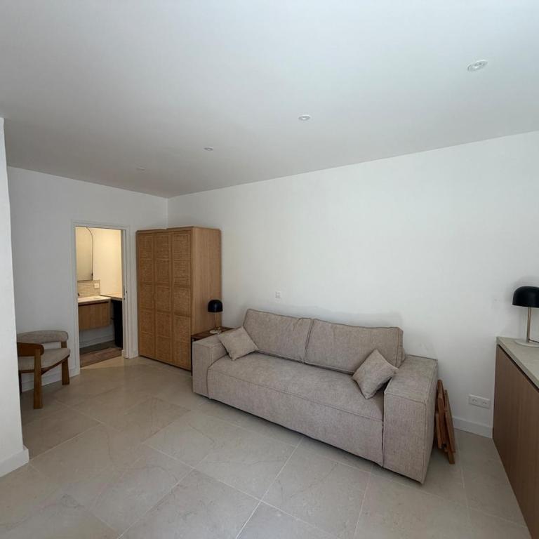 - Room #1713992201 - 3