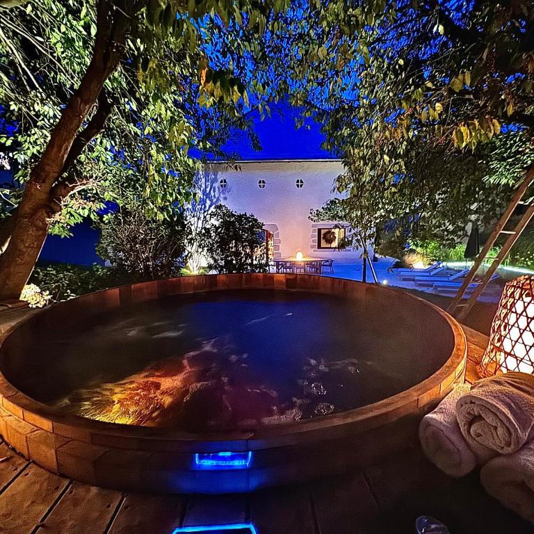 Woodloft, a unique place with an indoor pool! - Three-Bedroom Villa - 3