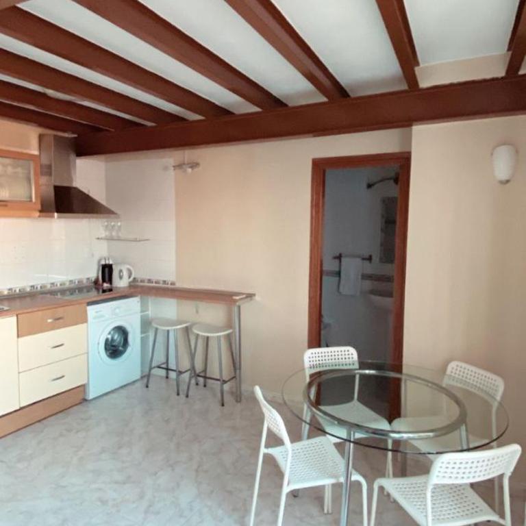 APARTAMENTOS EN ALAMEDA DE HÉRCULEs - Room #1618712405 - 4