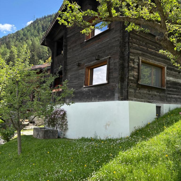 Aabäsizz 300-jähriges Walliserhaus - Ferienhaus mit 4 Zimmern - 6
