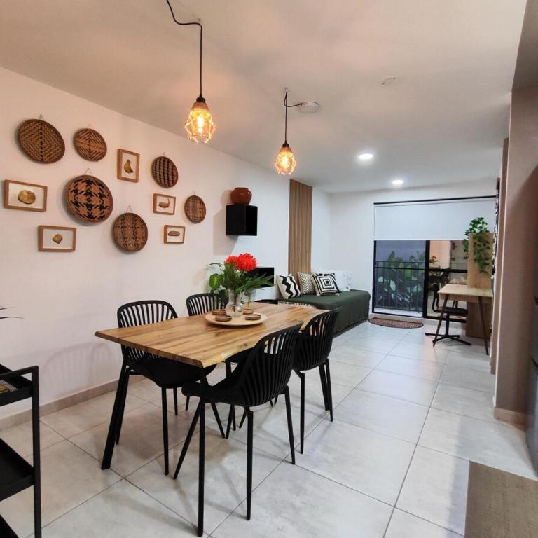  - Room #1714000301 - 11