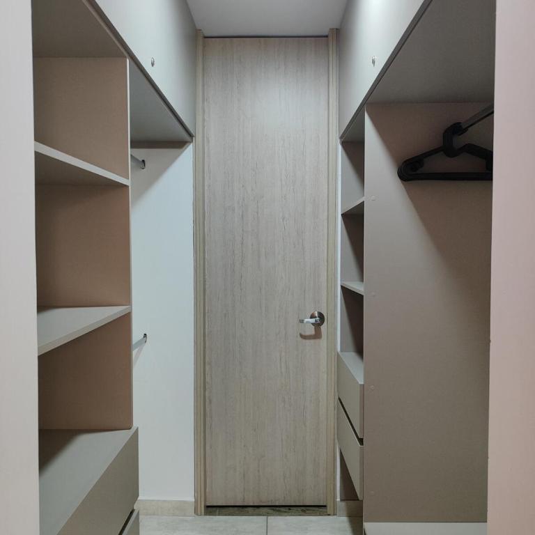  - Room #1714000301 - 4
