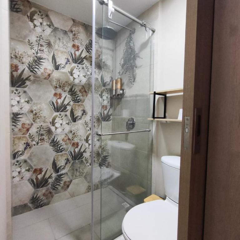  - Room #1714000301 - 19