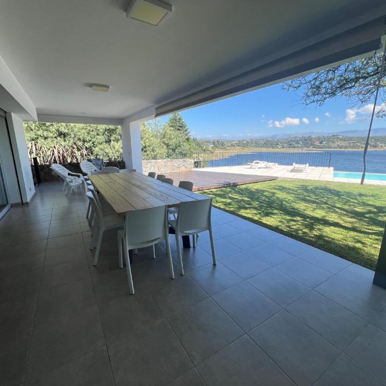 Casa en Dique los Molinos - SOLO USO FAMILIAR - ESTADIA MÍNIMA 3 NOCHES - Casa de 5 dormitorios - 8