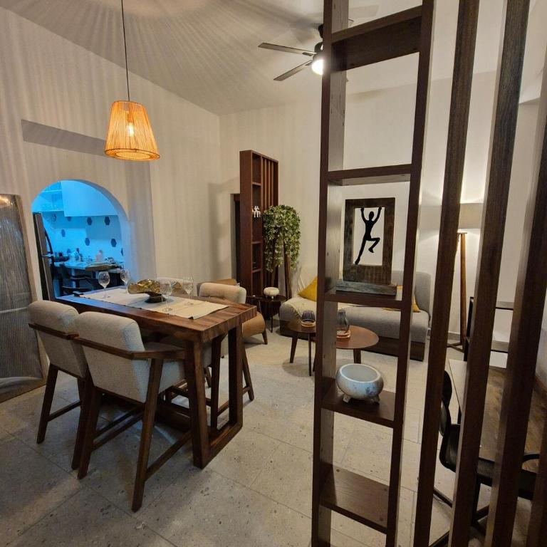  - Room #1714012401 - 17