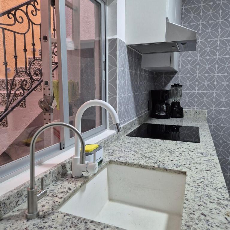  - Room #1714012401 - 19