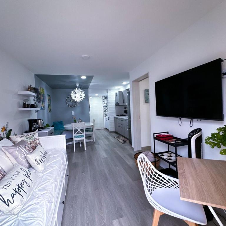  - Room #1714019601 - 7