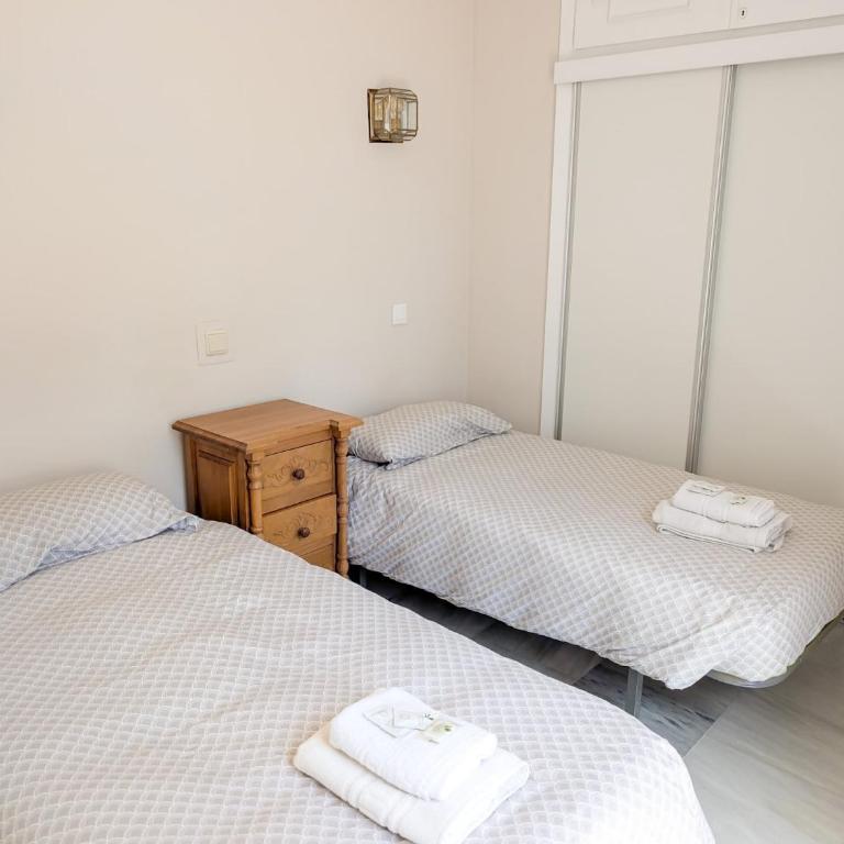 Pinos: Serene 2BD w/pool, views & walk to beach - Apartamento de 2 dormitorios - 31