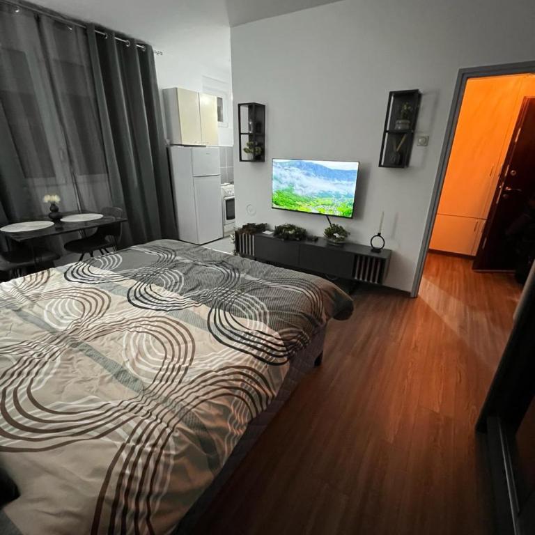  - Room #1714024301 - 5
