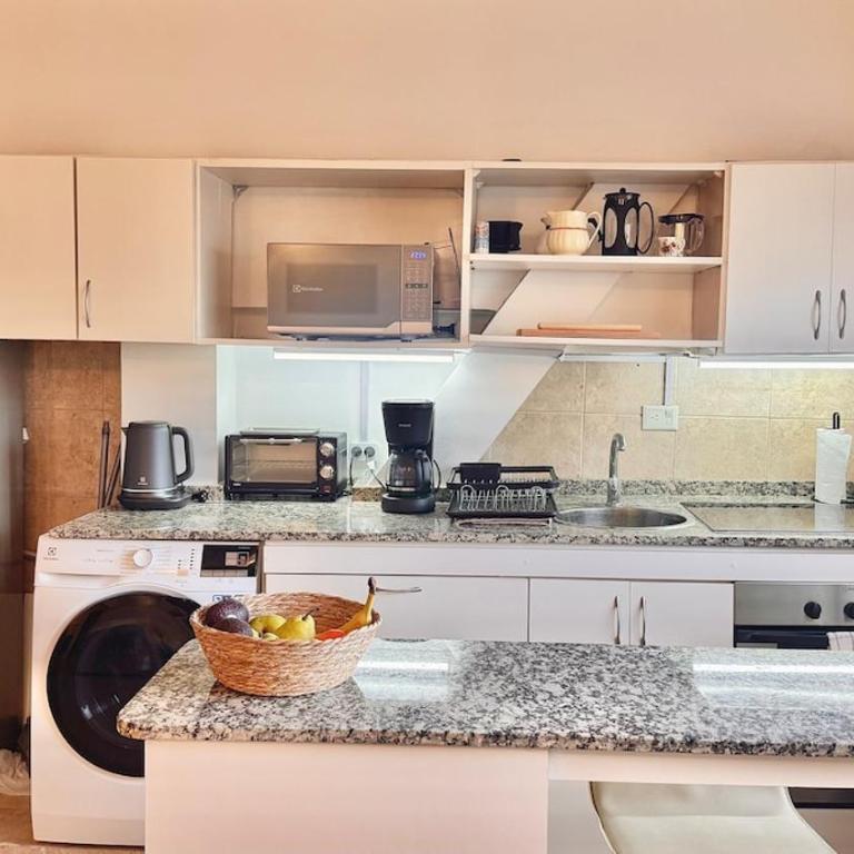  - Room #1714024801 - 13