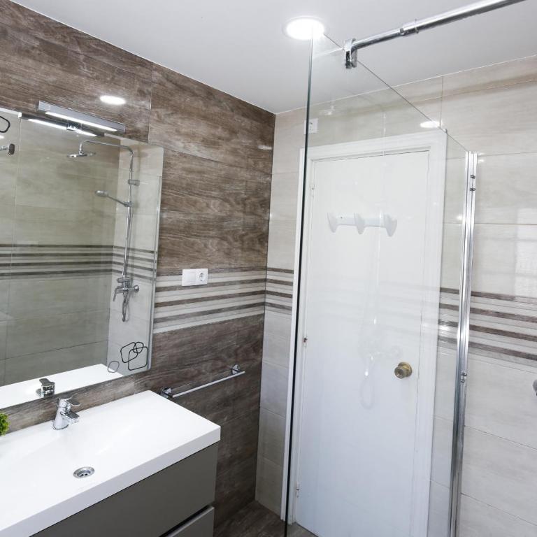  - Room #1714032401 - 4