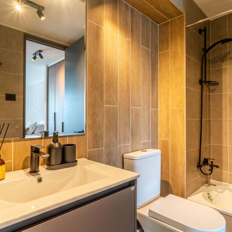  - Room #1714034701 - 33