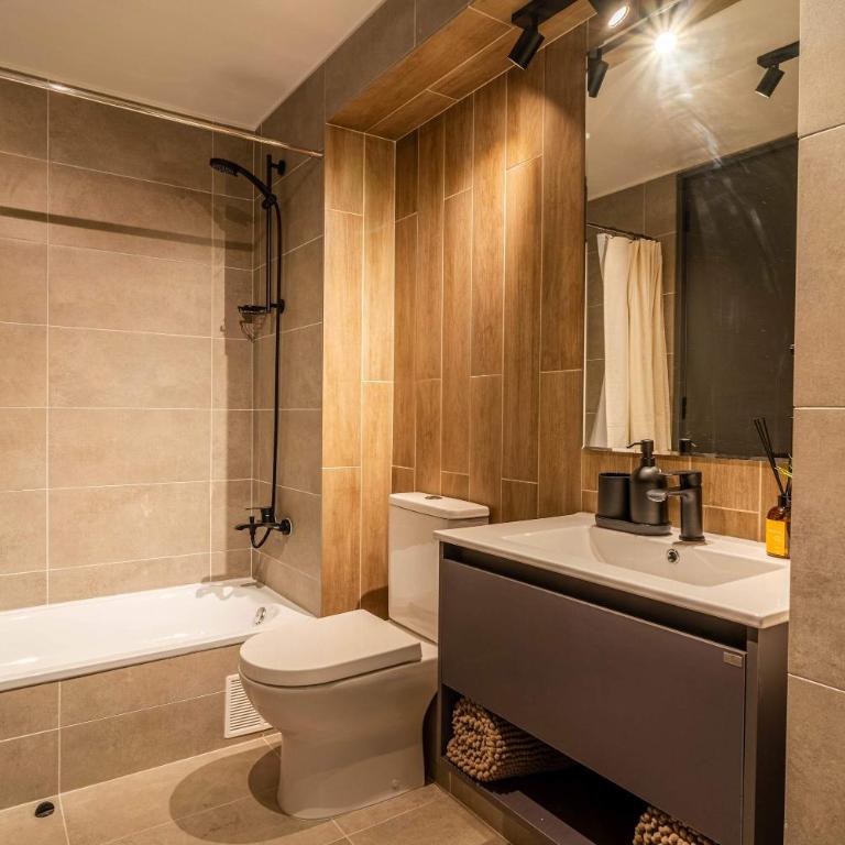  - Room #1714035201 - 27