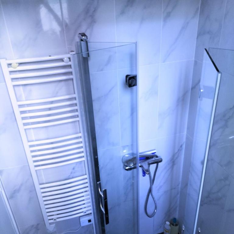  - Room #1714037601 - 2