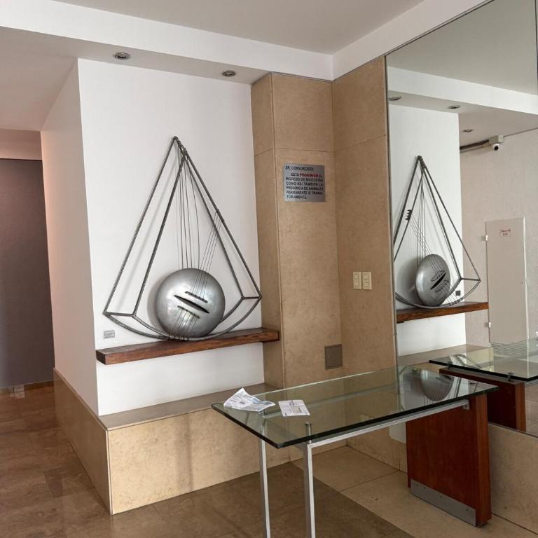  - Room #1714038401 - 4