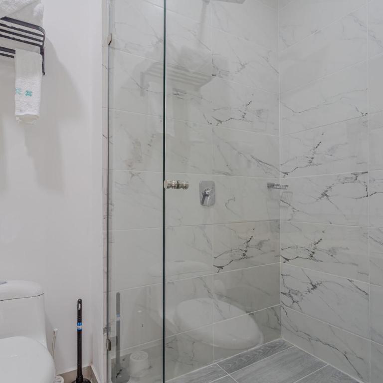  - Room #1714039901 - 13