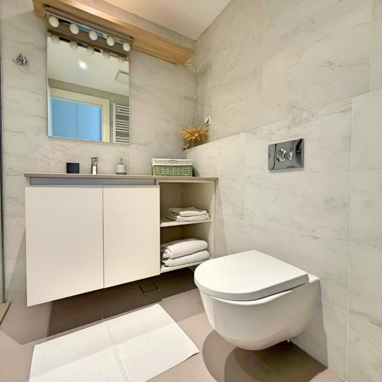  - Room #1714042801 - 12