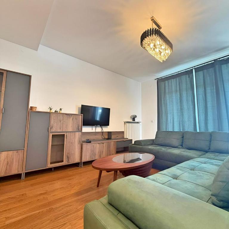  - Room #1714042801 - 13