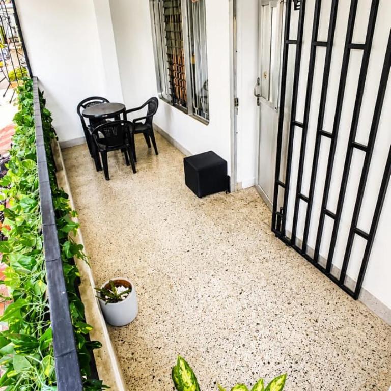 Absolute Nova Hotel - Standard Twin Room with Shared Bathroom - 1