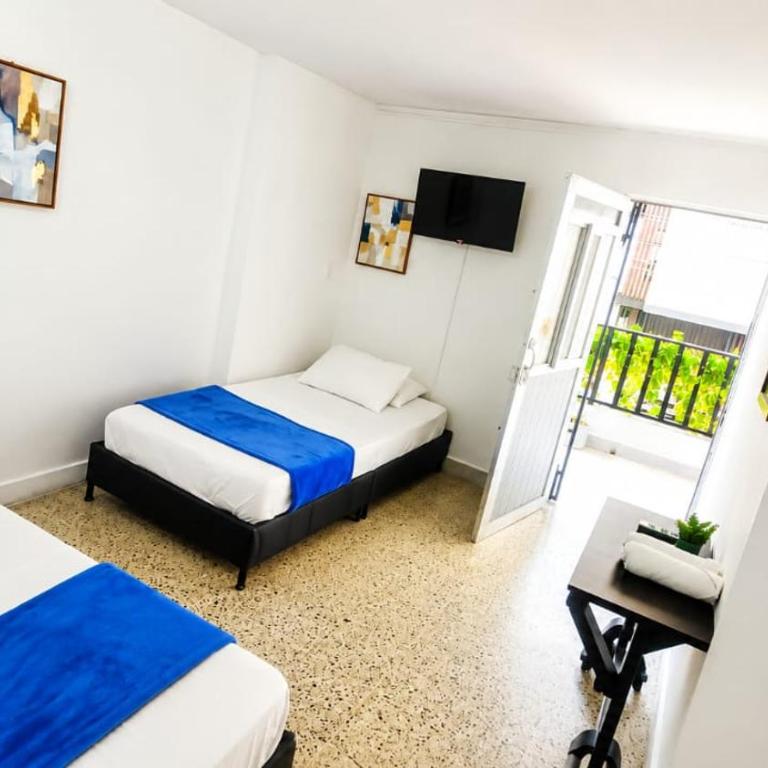 Absolute Nova Hotel - Standard Twin Room with Shared Bathroom - 2