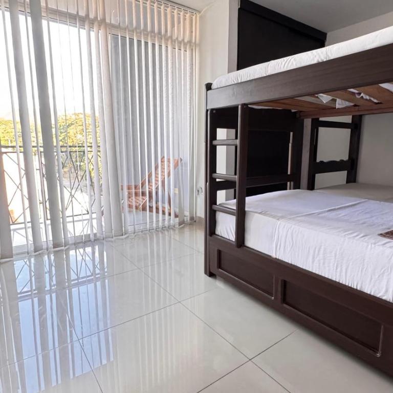 Balcones de la Rivera Apartamento Azulejo 3 - Family Suite with Balcony - 4