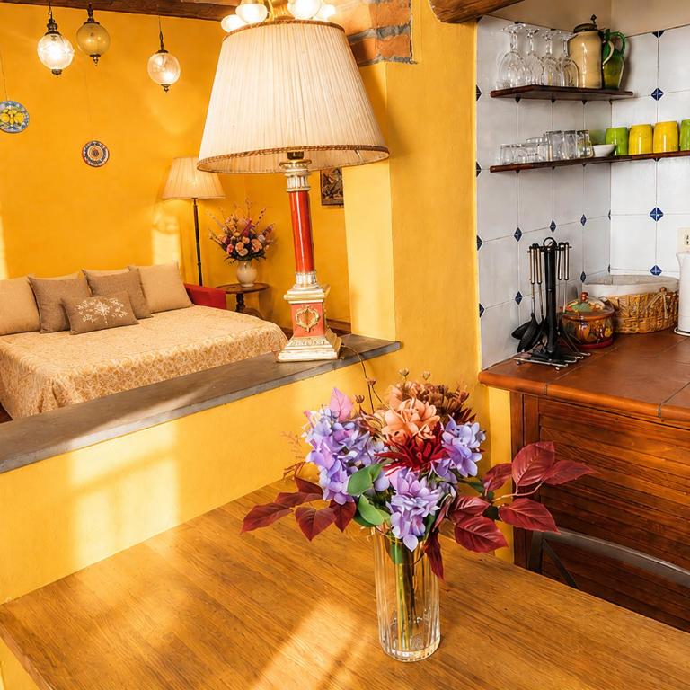 Real Rustic Tuscany Style In Center - One-Bedroom Apartment - 87