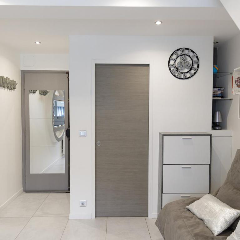 - Room #1714063801 - 32