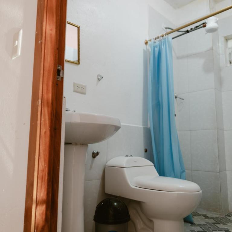 PELICAN TOURS - Room #954260808 - 5