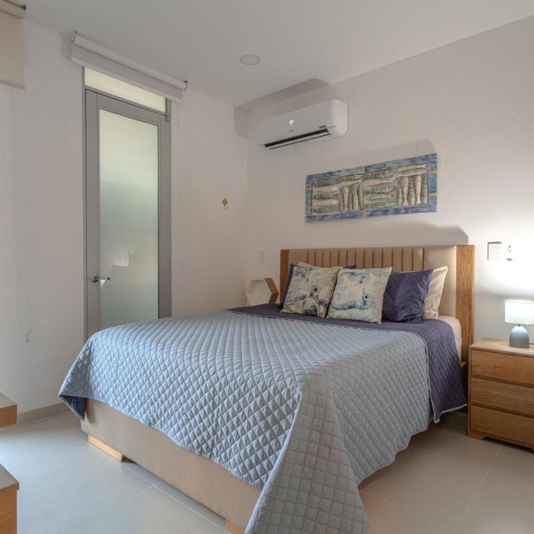  - Room #1714064801 - 8