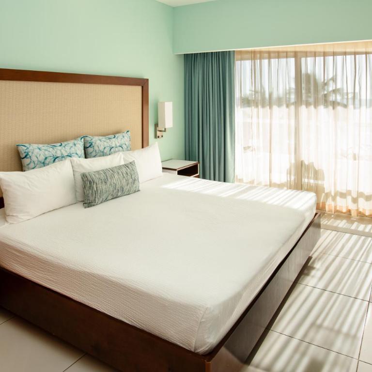 Cancun Bay All Inclusive Hotel - Room #18582909 - 2