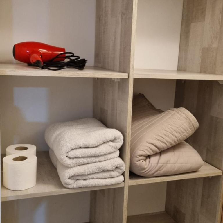 - Room #1714070301 - 16