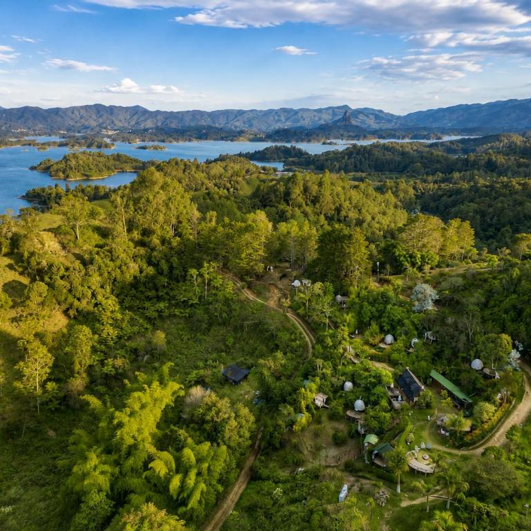 Levit Glamping - Hotel Guatapé Peñol - Deluxe Room with vista al lago - 45