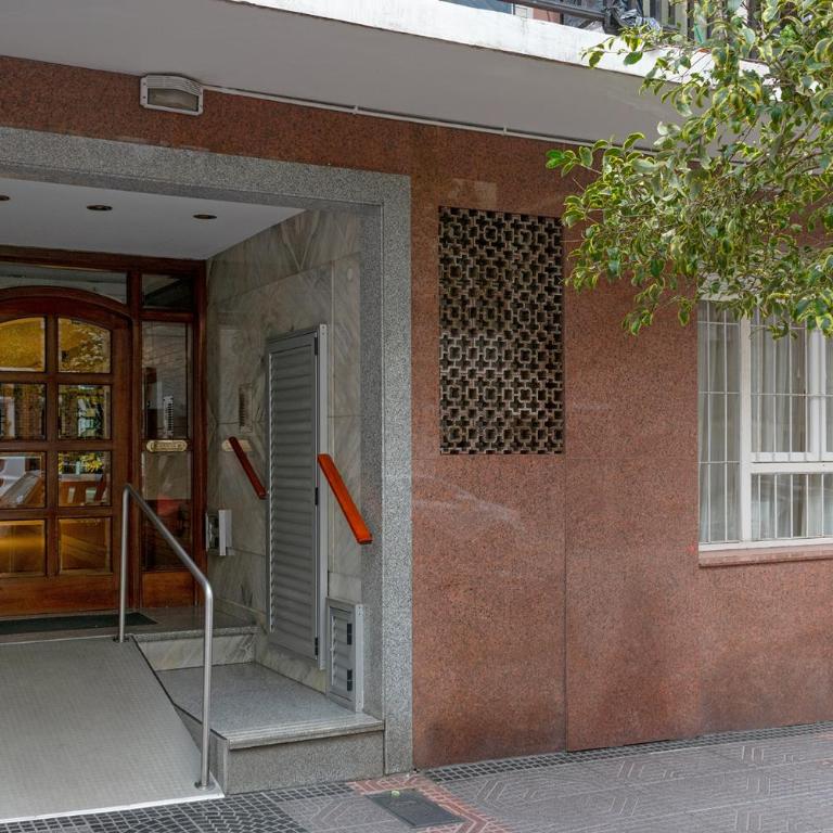 Departamento 3 ambientes a 150 metros del Mar, Zona Guemes - Two-Bedroom Apartment - 2