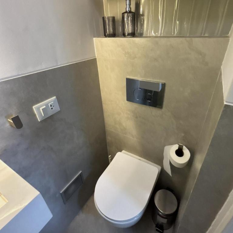  - Room #1714090701 - 14