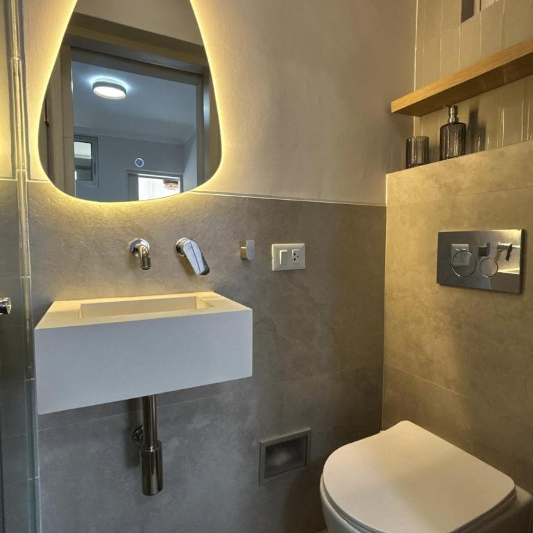  - Room #1714090701 - 18