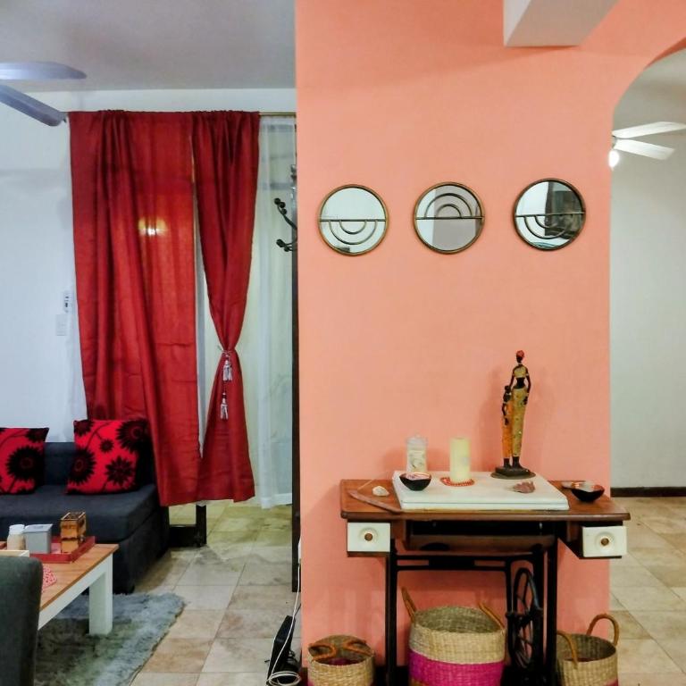 Depto cómodo por Av Libertador - Two-Bedroom Apartment with Balcony - 6